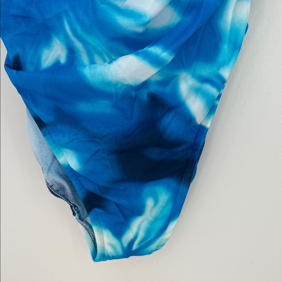 Miraclesuit Blue Tie-Dye Pool Water Pattern Style# 56229 Swimsuit Size 14 - Picture 7 of 17